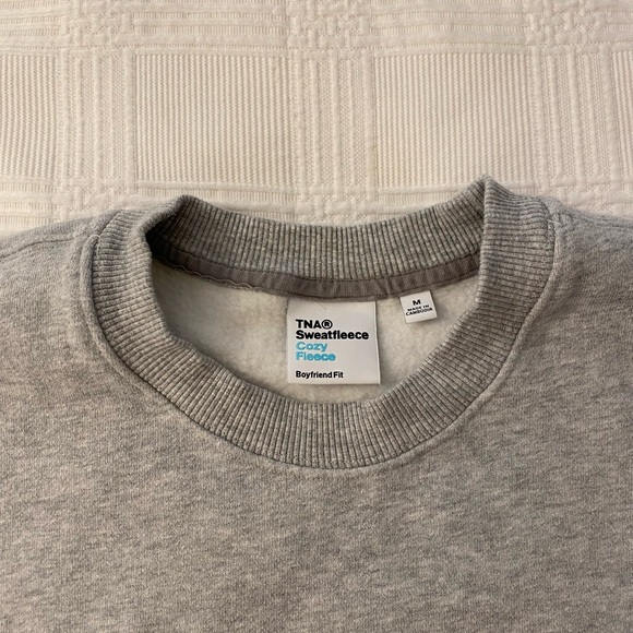 Aritzia Cozy Fleece Boyfriend Crew Sweatshirt - Picture 5 of 5